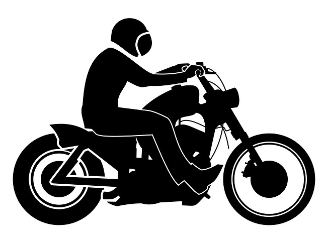 Silueta, postavička motorkára